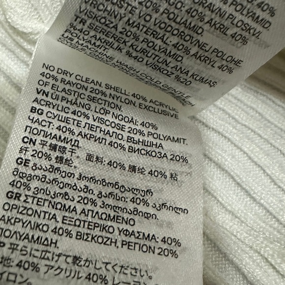 301 H&M | NWOT White Ribbed Knit Long Sleeve Crew Neck Pullover Sweater (size S) - Picture 10 of 13